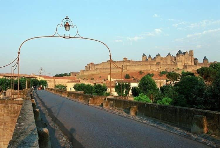 Bel Appartement Avec Cour Au Coeur De La Bastide Carcassonne Exterior foto