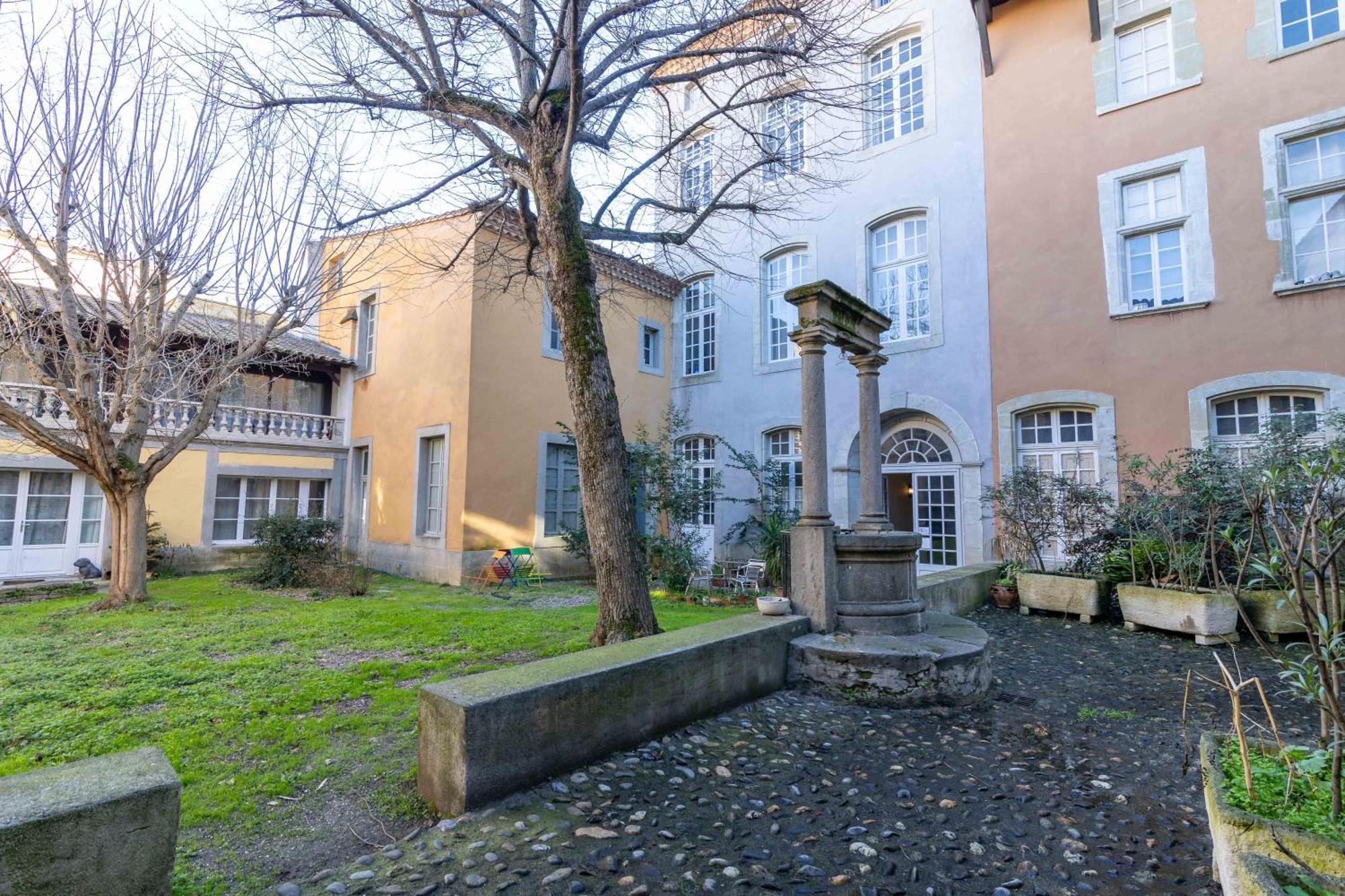 Bel Appartement Avec Cour Au Coeur De La Bastide Carcassonne Exterior foto